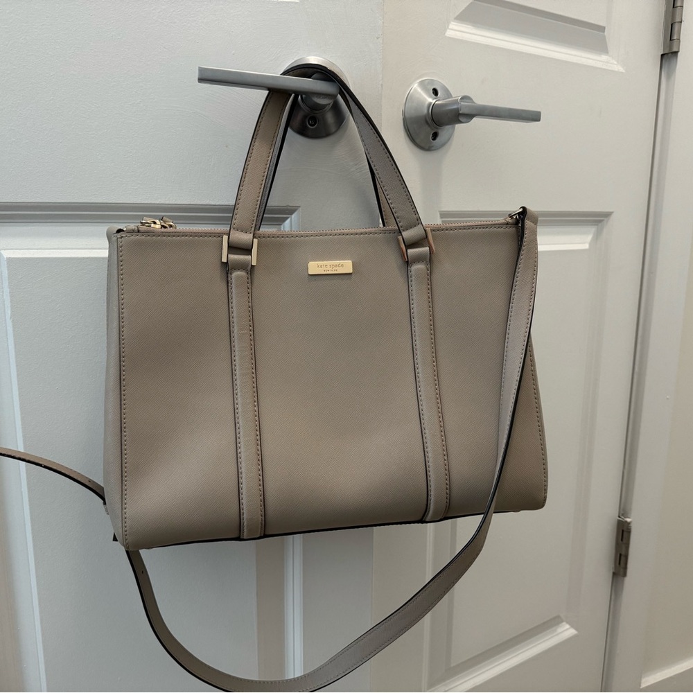 Kate Spade Tan Handbag         RN0102760 / CA57710